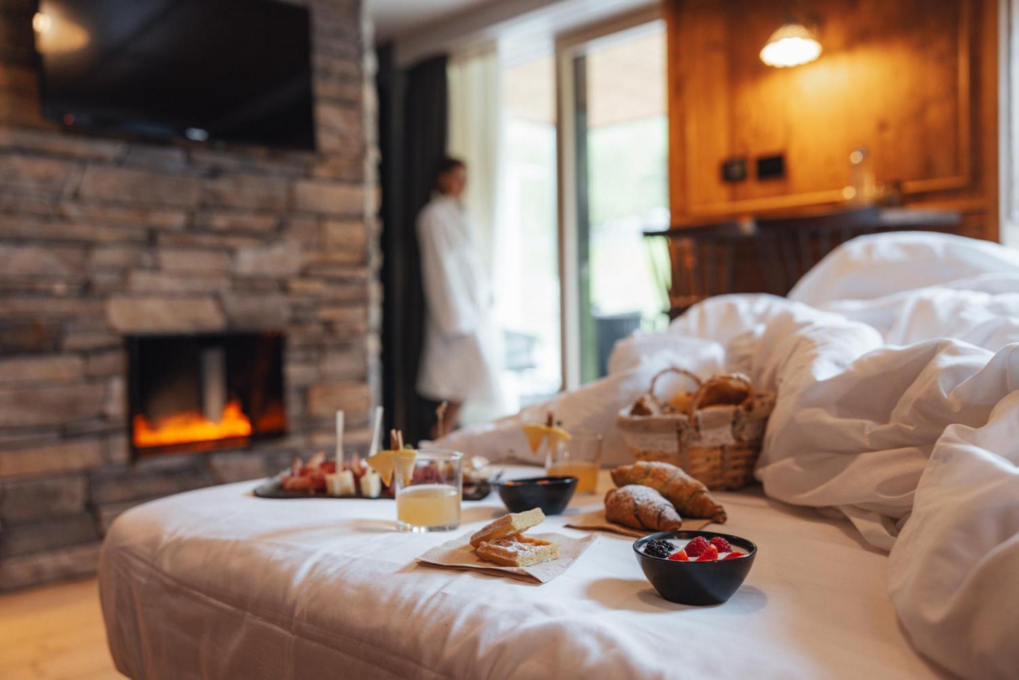 Latemar - Hotel Suites Spa Сорага Экстерьер фото